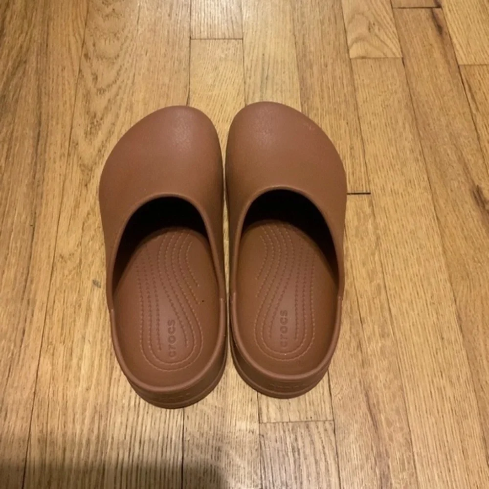 CROCS Kids Tan Slippers